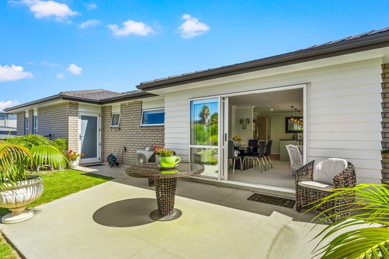 Photo of property in 2 Maylee Crescent, Gulf Harbour, Whangaparaoa, 0930