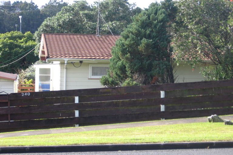 Photo of property in 240 Triangle Road, Massey, Auckland, 0614