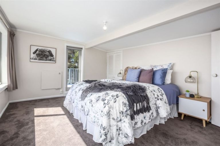 Photo of property in 14 Grays Road, Plimmerton, Porirua, 5026