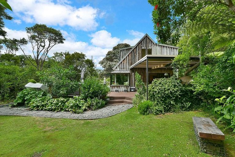 Photo of property in 30 Cochrane Avenue, Arkles Bay, Whangaparaoa, 0932
