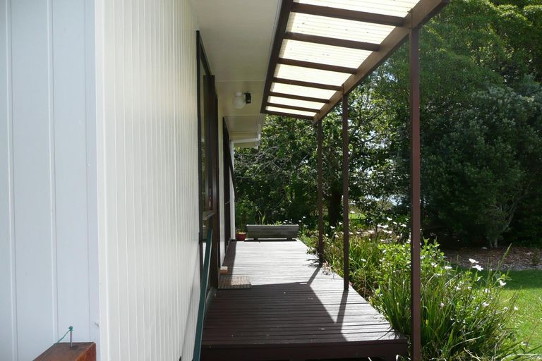 Photo of property in 2/48 Queen Mary Avenue, New Lynn, Auckland, 0600