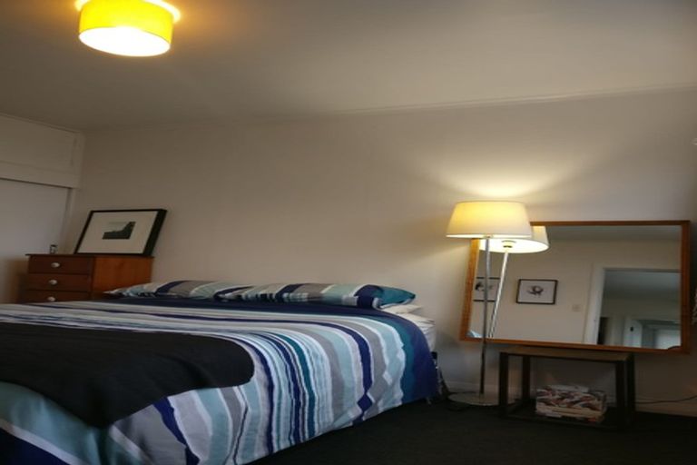 Photo of property in 38 Sugarloaf Road, Brooklyn, Wellington, 6021