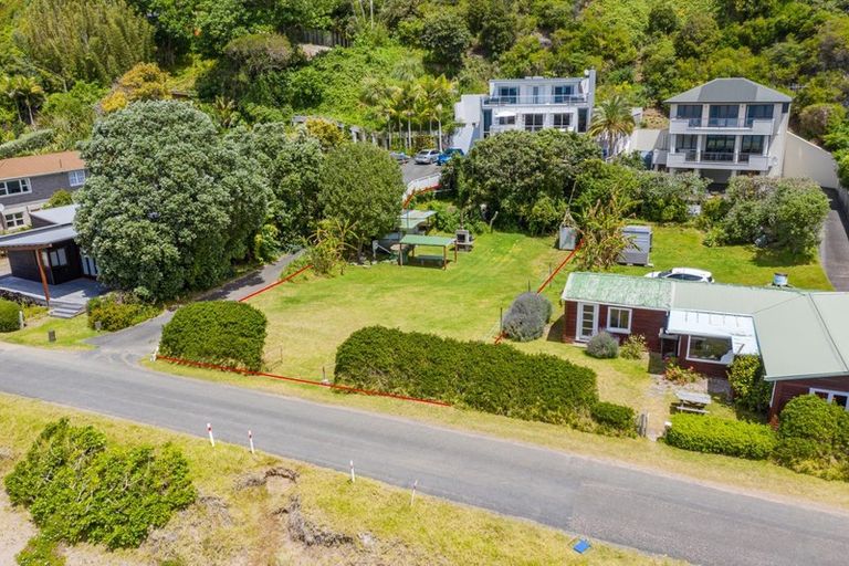 Photo of property in 129 Long Beach Road, Russell, 0202