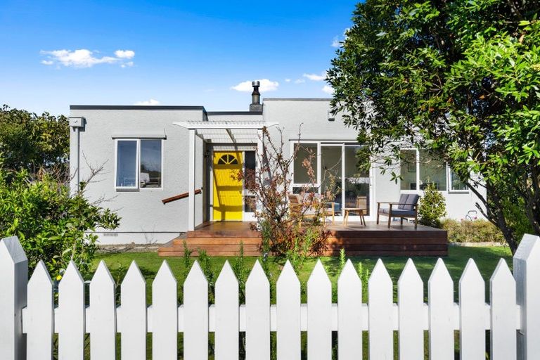 Photo of property in 6 Dolbel Street, Taradale, Napier, 4112