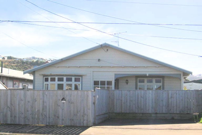Photo of property in 15 Byron Street, Miramar, Wellington, 6022