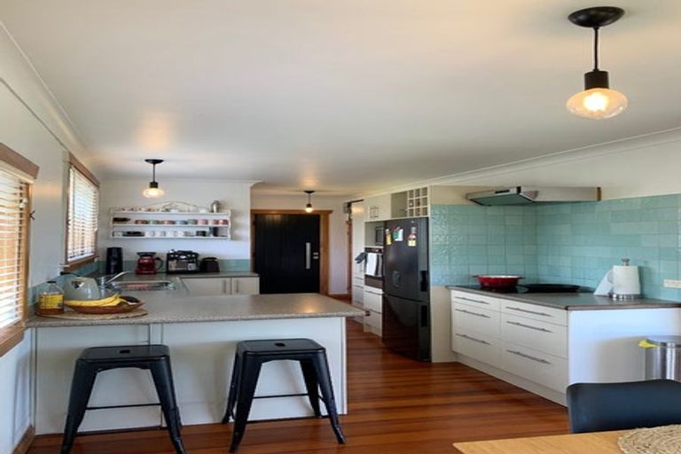 Photo of property in 58 Govett Avenue, Frankleigh Park, New Plymouth, 4310