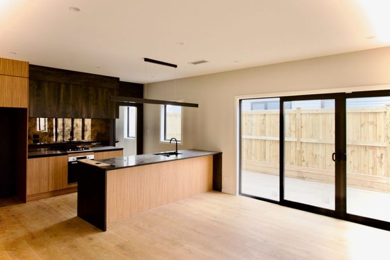 Photo of property in 9 Babina Avenue, Kumeu, 0810