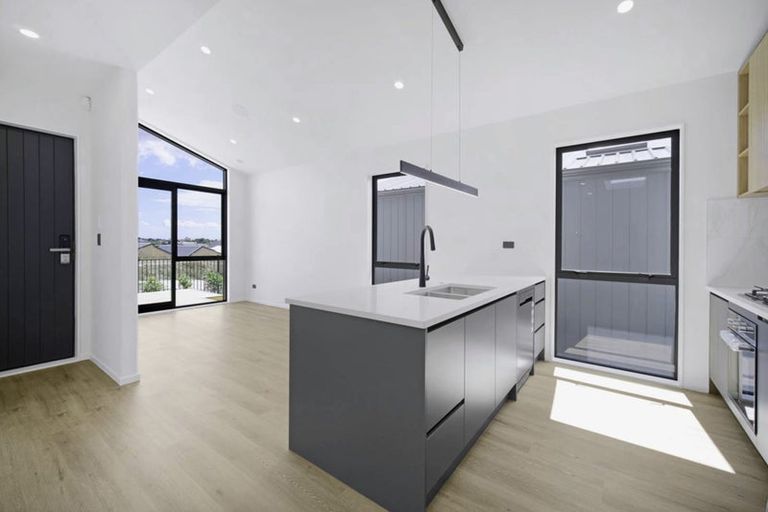 Photo of property in 67 Taukahiwi Road, Pukekohe, 2120