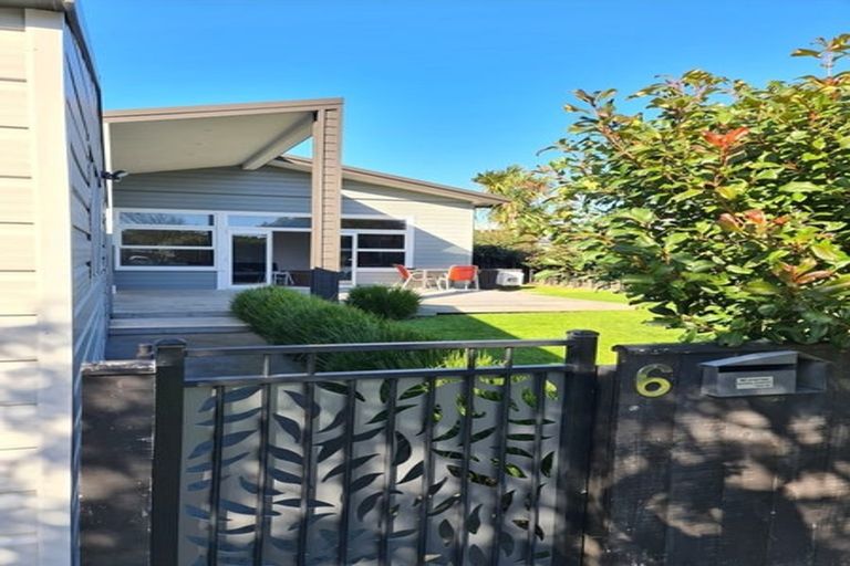 Photo of property in 6 Cracroft Street, Welbourn, New Plymouth, 4310