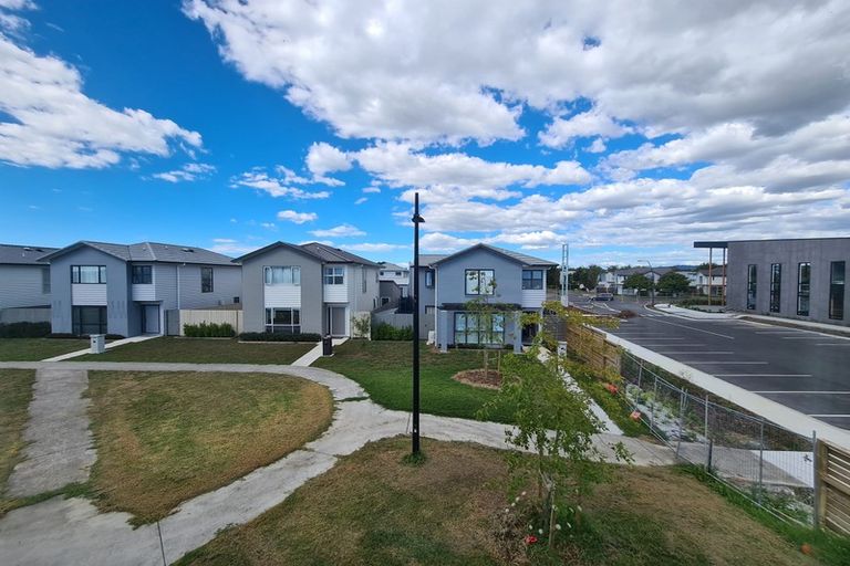 Photo of property in 2 Treestump Road, Takanini, 2112