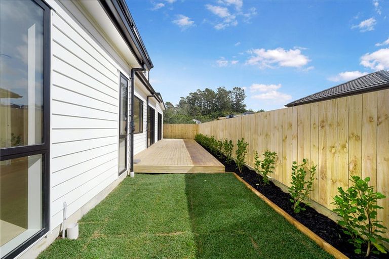 Photo of property in 41c Candia Road, Swanson, Auckland, 0614