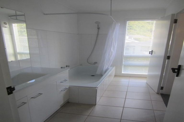 Photo of property in 79 Oriel Avenue, Tawa, Wellington, 5028