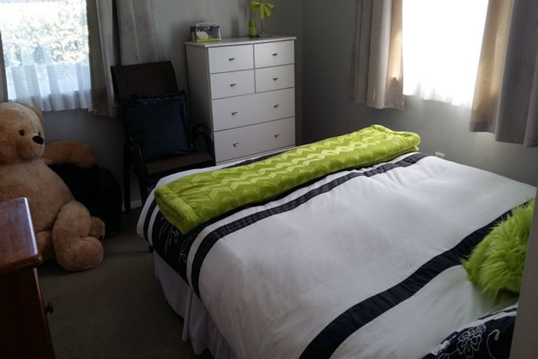 Photo of property in 7 Terrance Grove, Paparangi, Wellington, 6037