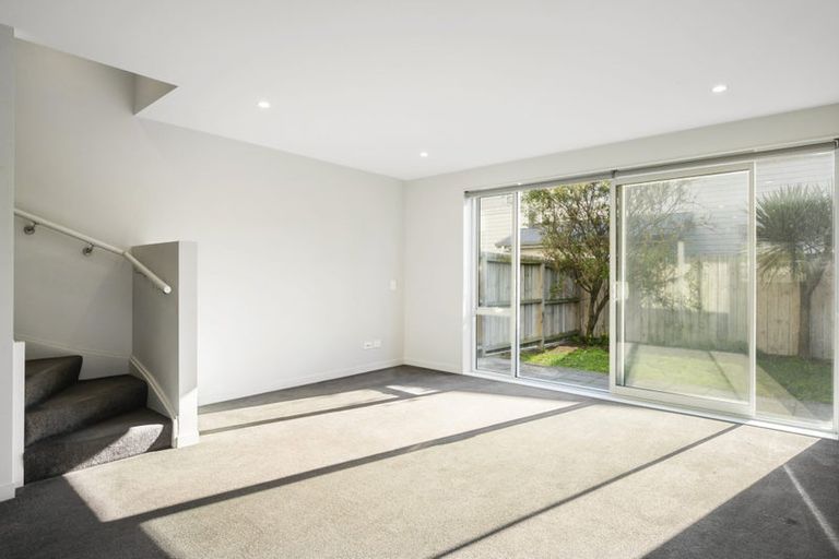 Photo of property in 10/2 Stone Street, Miramar, Wellington, 6022