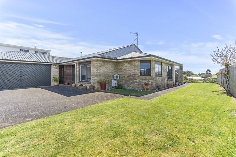 Photo of property in 9 Chatswood Grove, Fitzroy, New Plymouth, 4312