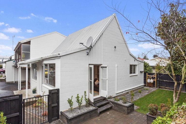 Photo of property in 9/11 Winchester Street, Merivale, Christchurch, 8014