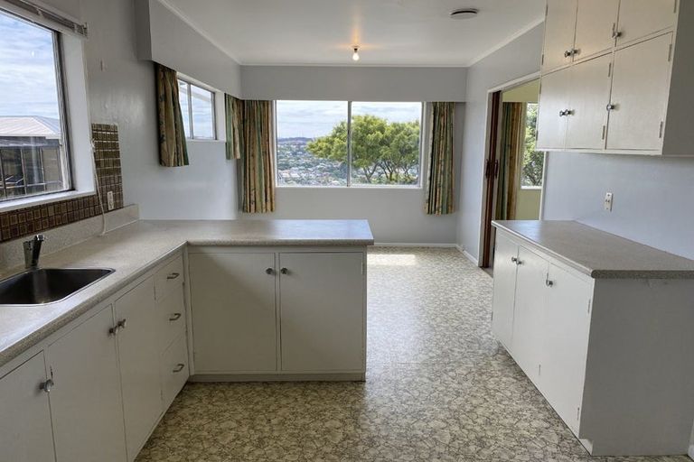 Photo of property in 37 Carluke Street, Paparangi, Wellington, 6037