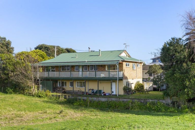 Photo of property in 72 Toi Street, Otaki Beach, Otaki, 5512