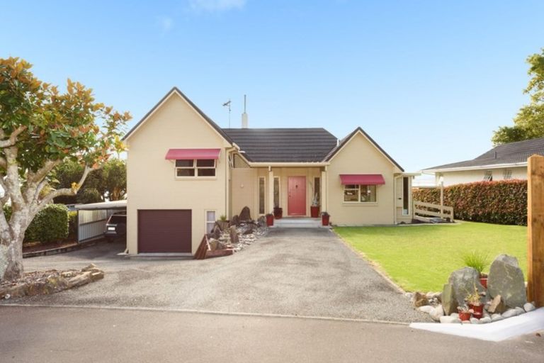 Photo of property in 23 Walnut Grove, Omokoroa, 3114