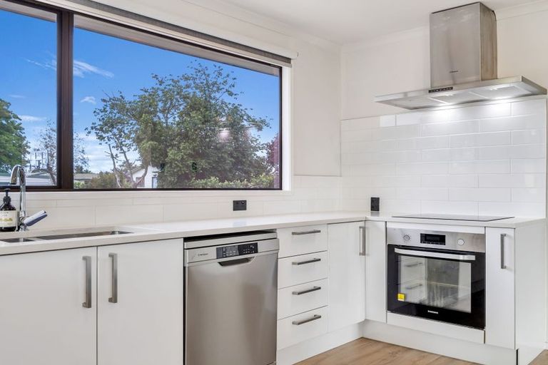 Photo of property in 51 Ngatai Avenue, Ngongotaha, Rotorua, 3010