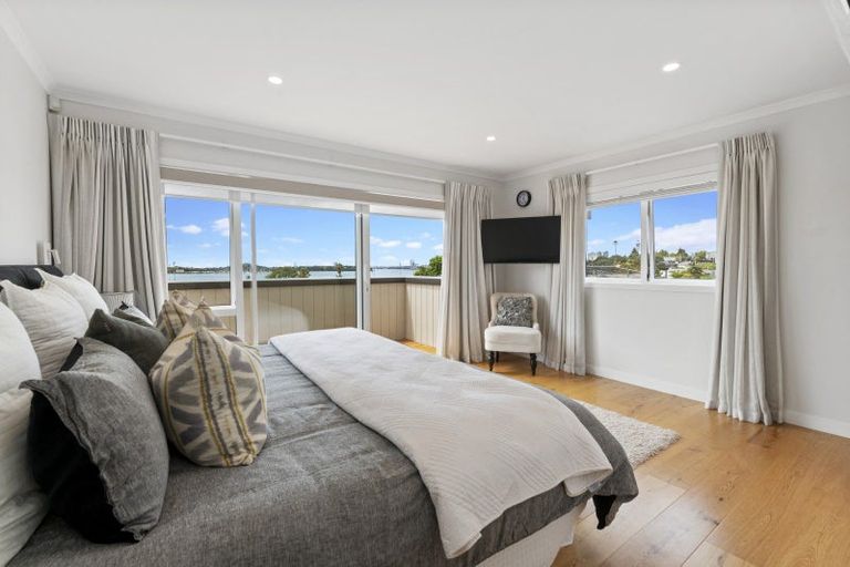 Photo of property in 2/2 Milton Road, Northcote Point, Auckland, 0627