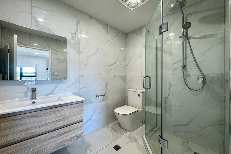 Photo of property in 523f Pakuranga Road, Howick, Auckland, 2010