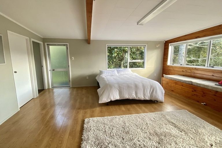 Photo of property in 20 Simon Ellice Drive, Bayview, Auckland, 0629