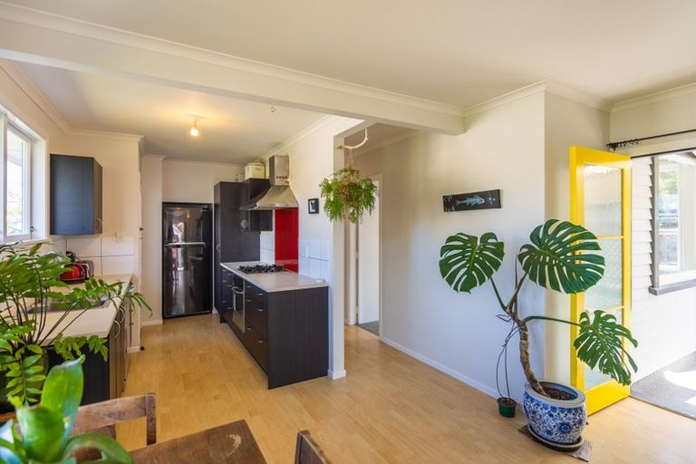 Photo of property in 18 Walton Road, Paraparaumu Beach, Paraparaumu, 5032