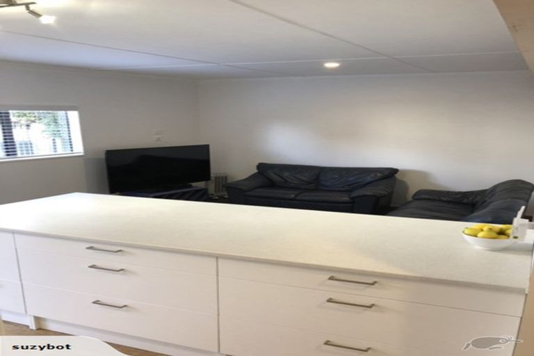 Photo of property in 11 Renata Road, Otaki, 5512