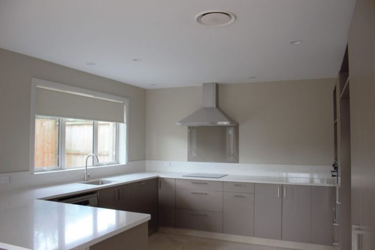 Photo of property in 74 Te Atatu Road, Te Atatu South, Auckland, 0610