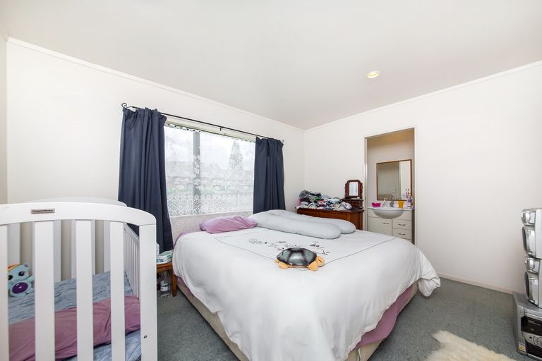 Photo of property in 66b Dundale Avenue, Blockhouse Bay, Auckland, 0600