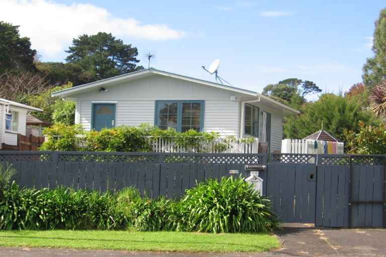 Photo of property in 54 Captain Scott Road, Glen Eden, Auckland, 0602