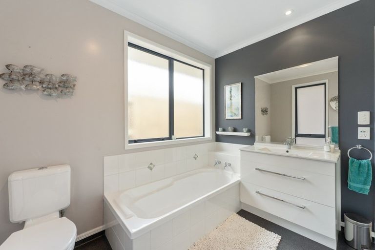 Photo of property in 82 Sterling Gate Drive, Bethlehem, Tauranga, 3110