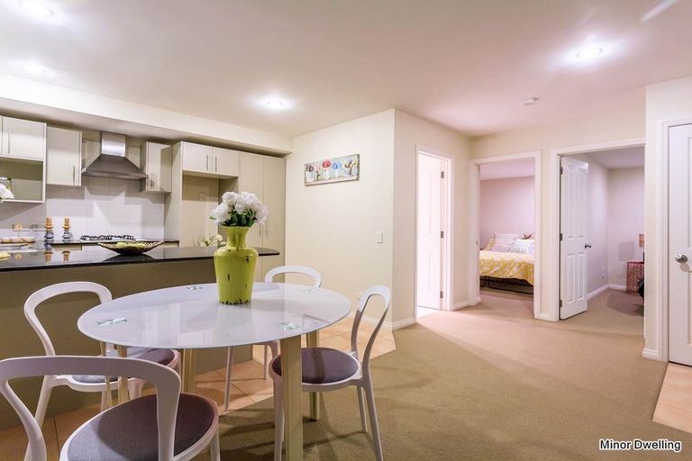 Photo of property in 19 East Coast Road, Milford, Auckland, 0620