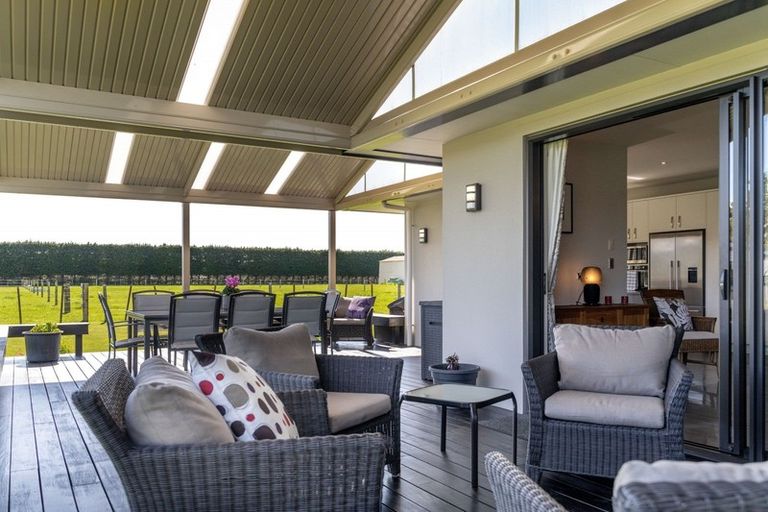 Photo of property in 6 Camellia Lane, Carterton, 5713