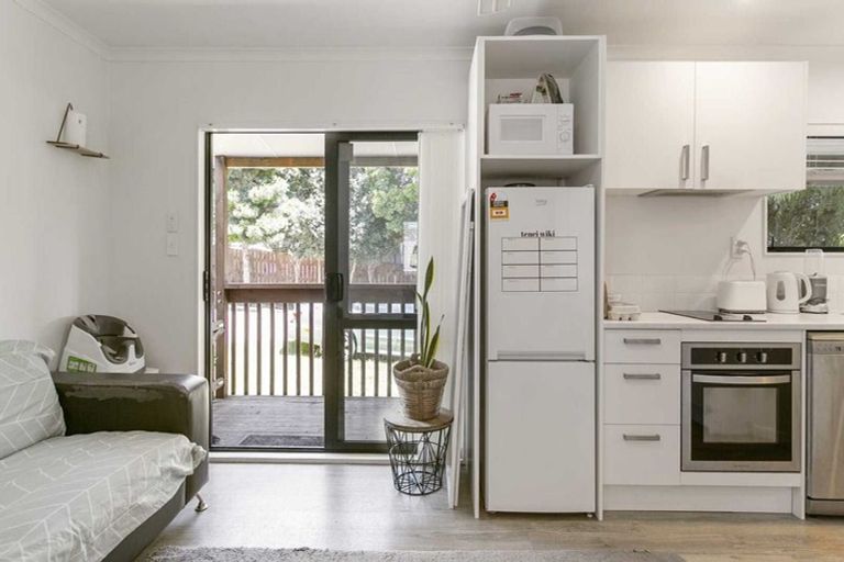 Photo of property in 7 Minaret Drive, Bucklands Beach, Auckland, 2014