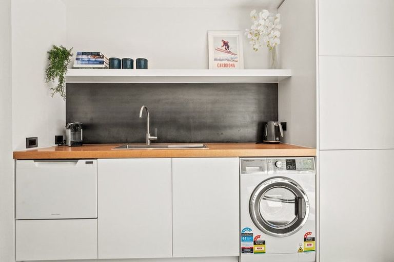 Photo of property in 1 Larkins Way, Arthurs Point, Queenstown, 9371