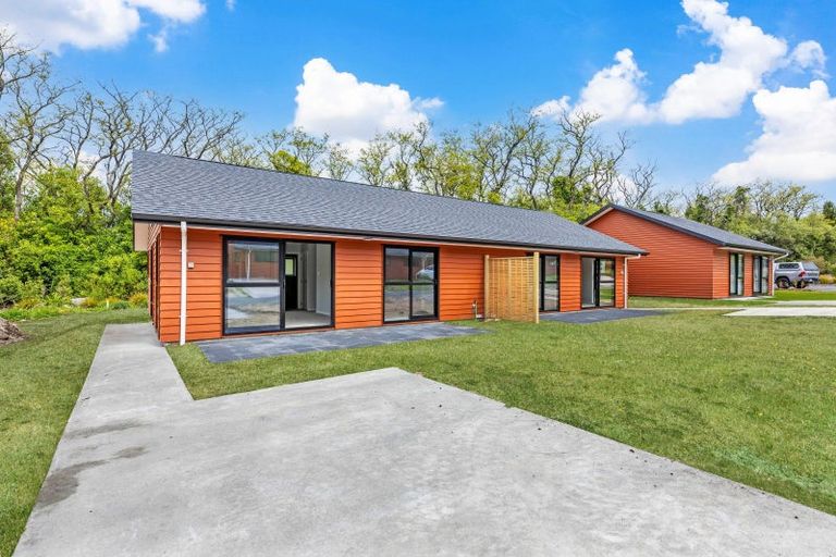 Photo of property in 4 Winnie Close, Acacia Bay, Taupo, 3330