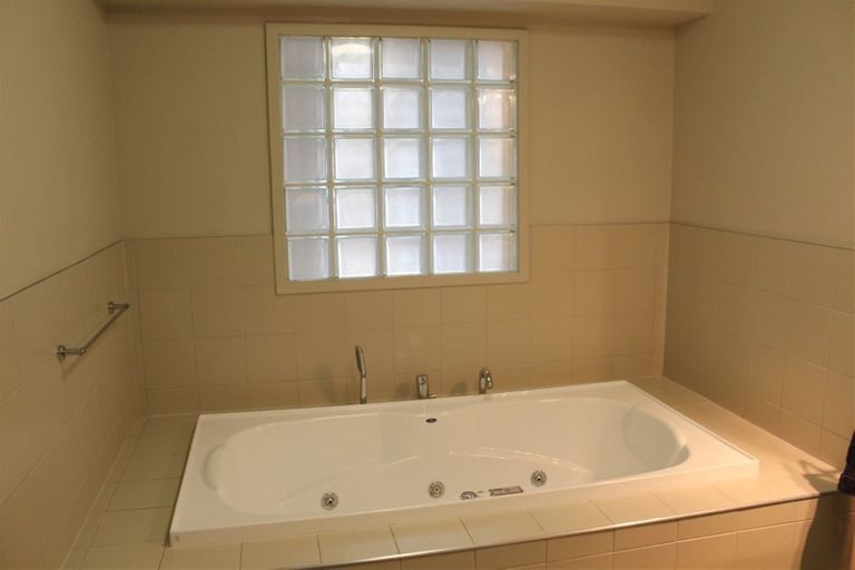 Photo of property in 3/2 Manor Place, Dunedin Central, Dunedin, 9016