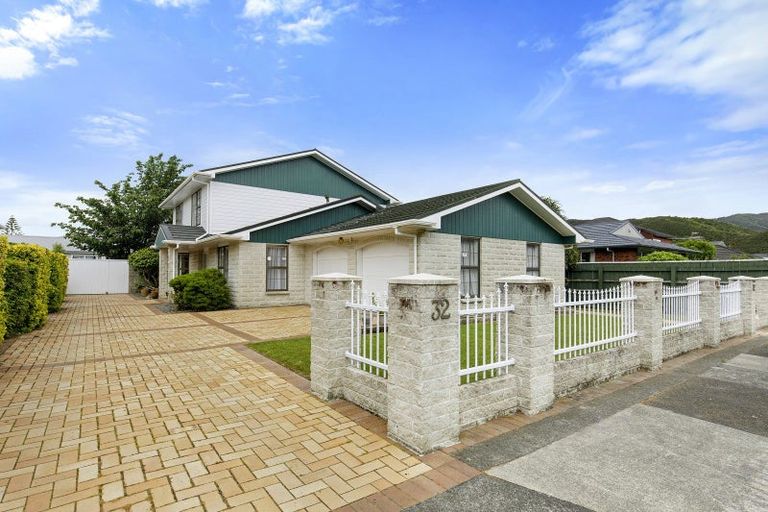 Photo of property in 32 De Menech Grove, Avalon, Lower Hutt, 5011