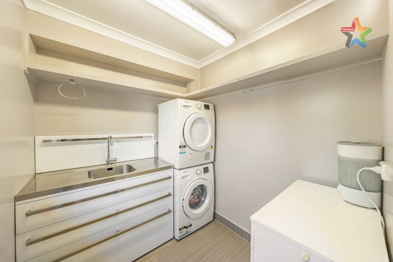 Photo of property in 8a Glen Iris Grove, Woburn, Lower Hutt, 5010