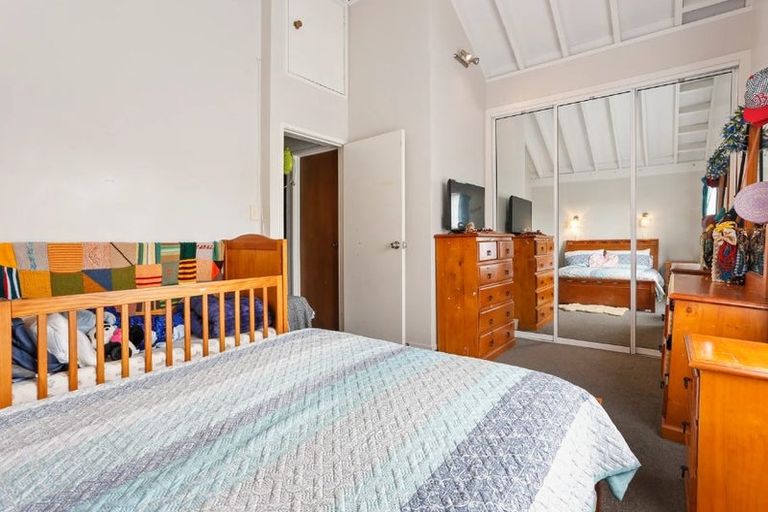 Photo of property in 2/104 Pakuranga Road, Pakuranga, Auckland, 2010