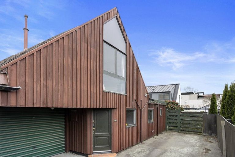 Photo of property in 2/24 Creyke Road, Ilam, Christchurch, 8041