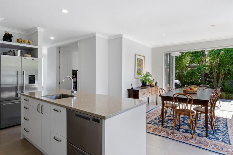 Photo of property in 5 Courtney Lane, Matakana, Warkworth, 0985