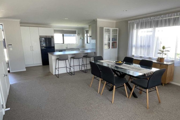 Photo of property in 31 Discovery Place, Marfell, New Plymouth, 4310