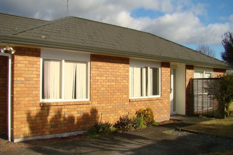 Photo of property in 72 Sutton Crescent, Papakura, 2110