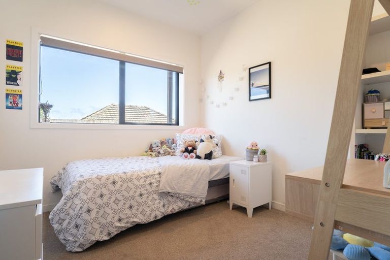 Photo of property in 2a Mapplebeck Street, Titahi Bay, Porirua, 5022