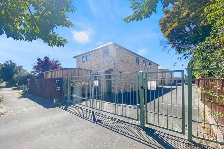 Photo of property in 100a Rattray Street, Riccarton, Christchurch, 8041