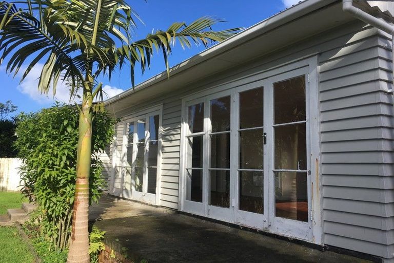 Photo of property in 26 Rathgar Road, Henderson, Auckland, 0610