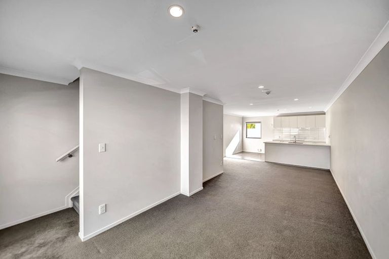 Photo of property in 9/46 Carlos Drive, Flat Bush, Auckland, 2016